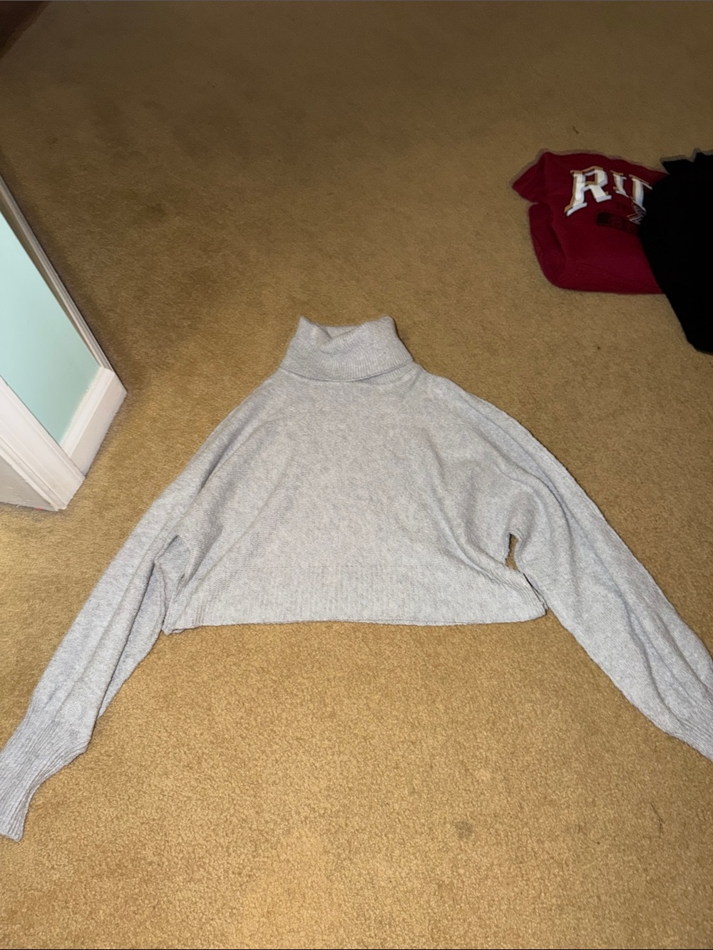 Forever 21 Light Gray Cropped Turtleneck Sweater